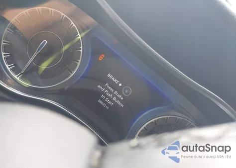 2019 Chrysler 300 Touring Awd z USA, uszkodzony, nr VIN 2C3CCARG4KH566482